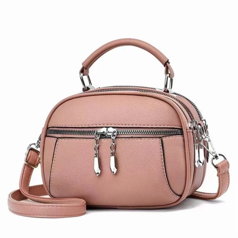 

Stylish Leather Crossbody Bag Women Metal Logo Anti-Theft Compartment Lightweight Waterproof Best-Selling Commuter Bag​