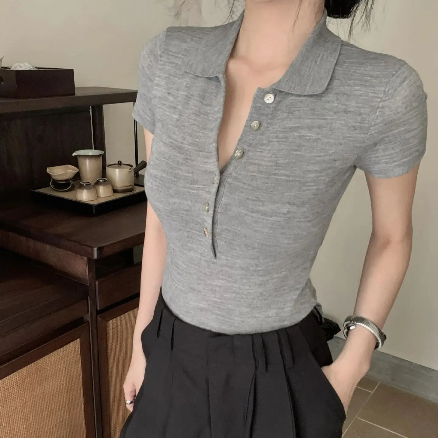 2024 Korean style age-reducing lapel buttoned slimming commuter knitted polo short-sleeved T-shirt top