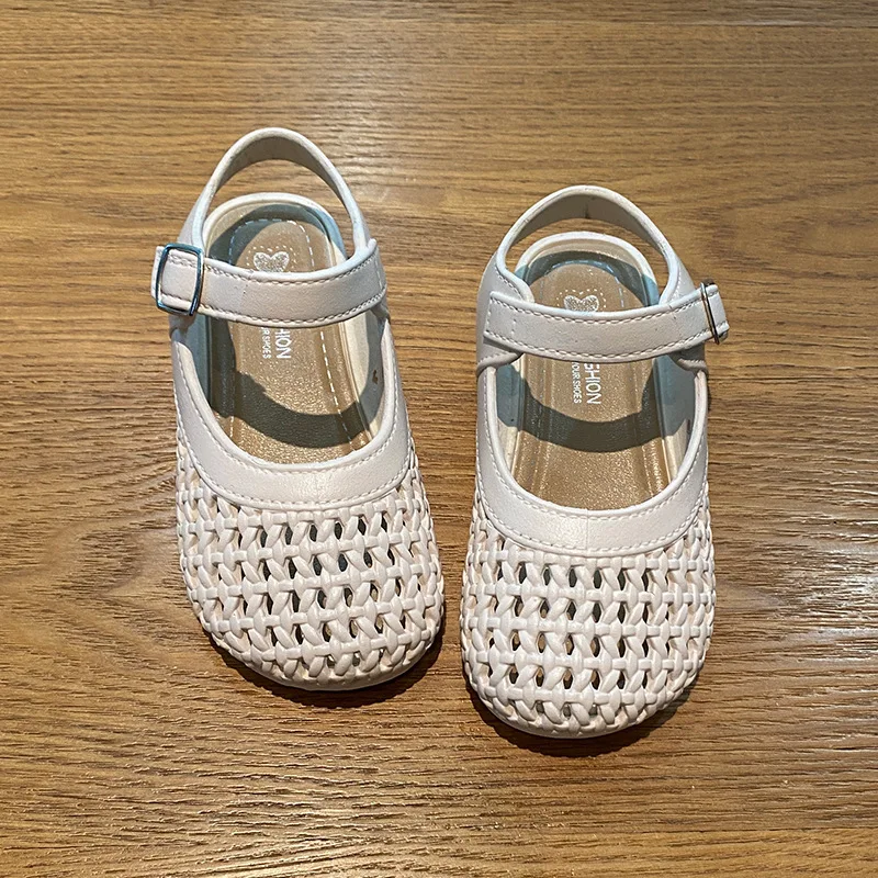 

Baby girl hollow toe slippers for summer wear, girls' Korean woven fashionable sandals, soft soled anti slip princess shoes