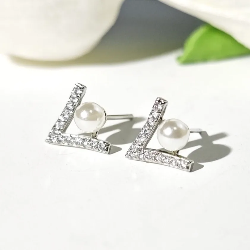 

Женские V-образные серьги с бриллиантами и жемчугом, модным темпераментом и элитным ощущением