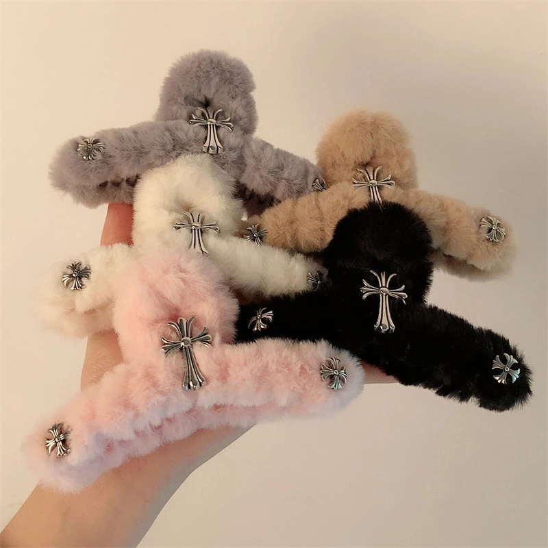 

New Winter Plush Cross Hair Clip for Women Black Large Hair Size Multiple Hair Volume Grab Fashion Versatile Hair Accessories