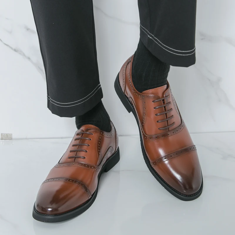 

Men Oxford Shoes PU Solid Color Low Heel Classic Blok Carving Men Shoes Size 38-46