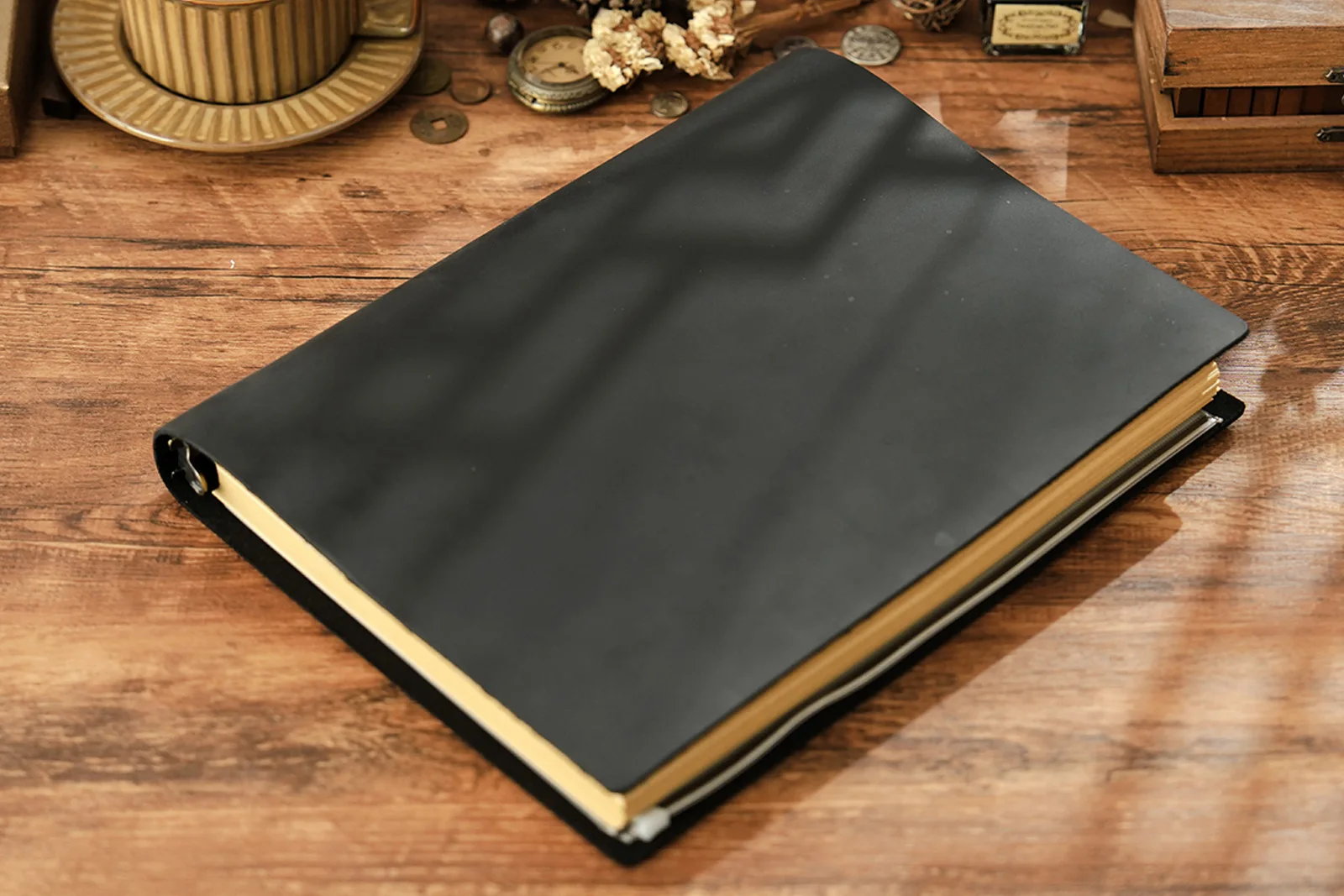 AIGUONIU Ringplaner aus echtem Leder im A4-Format mit 4-Loch-Binder, Retro-Notizbuch, vertikale Version, neutraler Notizblock, Skizzenbuch – Detail 13