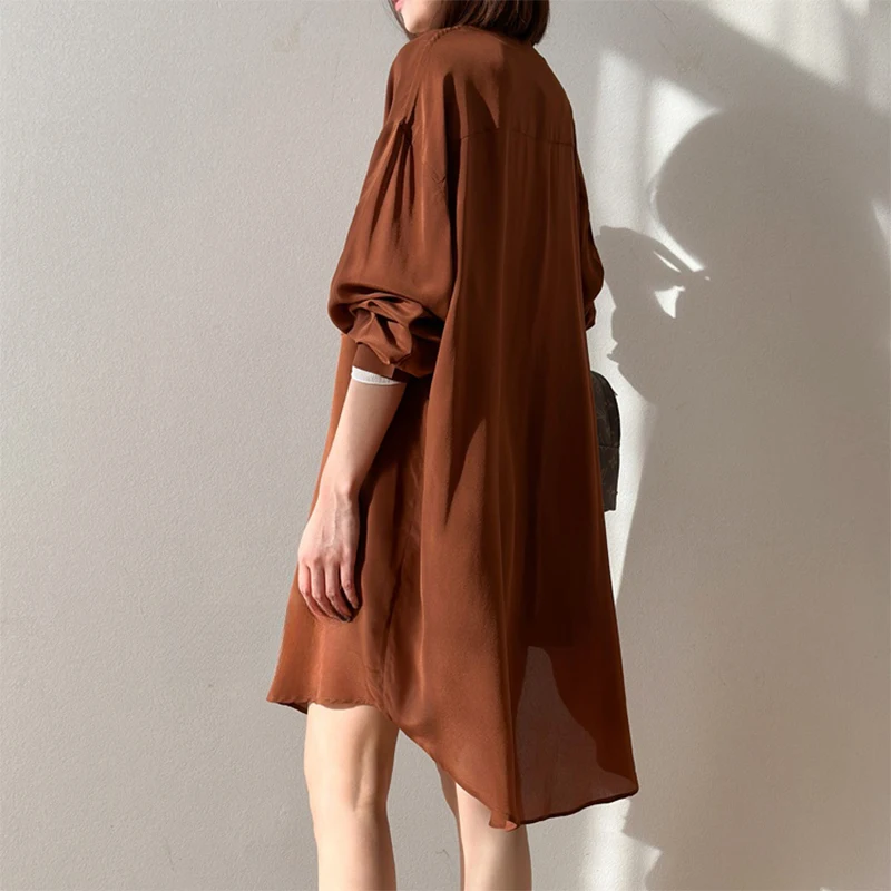 女性シルクロングタイプシャツ 100% 桑シルククレープデシンボタンダウン長袖カジュアルカーディガン日焼け止め服 M1367