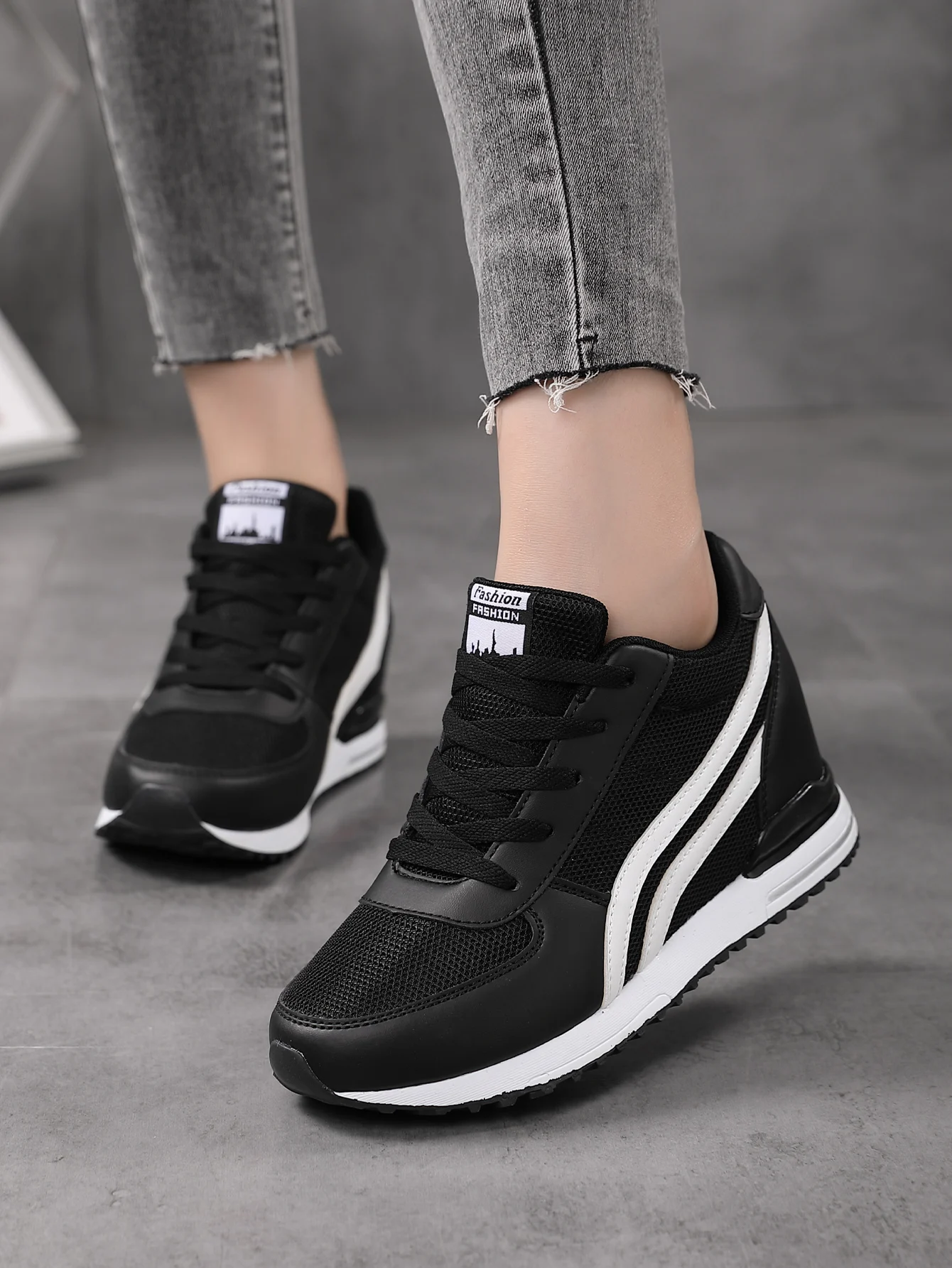 2024 New Fashion Shoes Plataforma Women Shoes Low Price Girls Increased Internal White PU Casual Wedge Sneakers Black