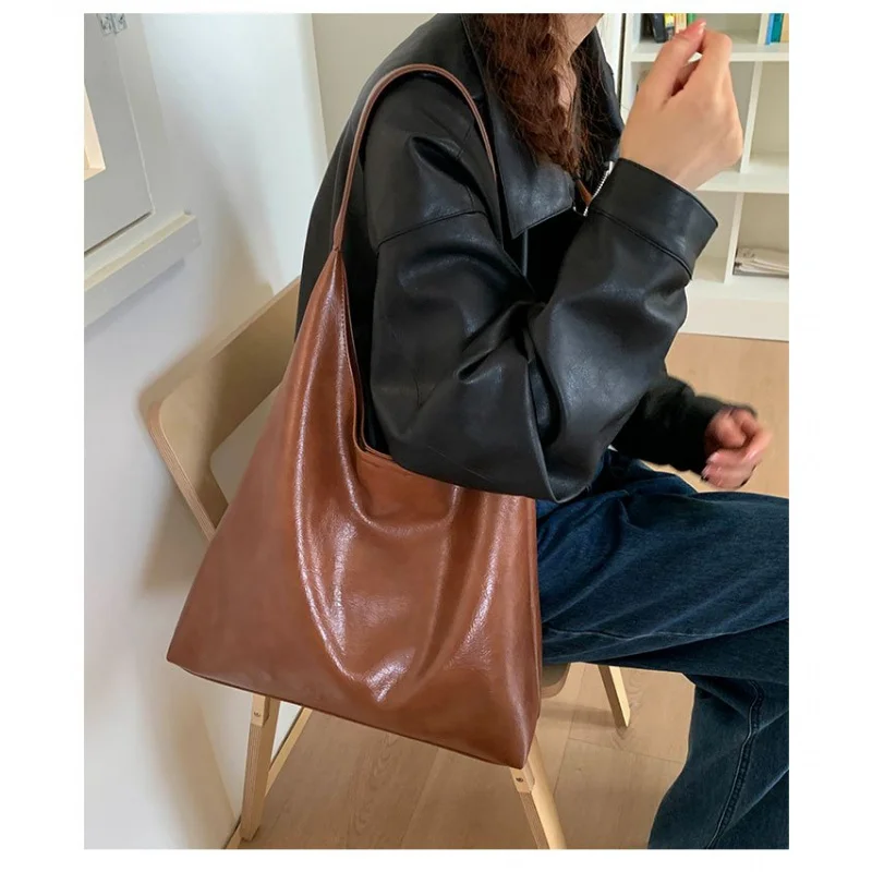 

Fashionable Women's Tote Bag Made Of Mountain-Printed Leather With Trendy Paris Elegant Lightweight Daily Style​