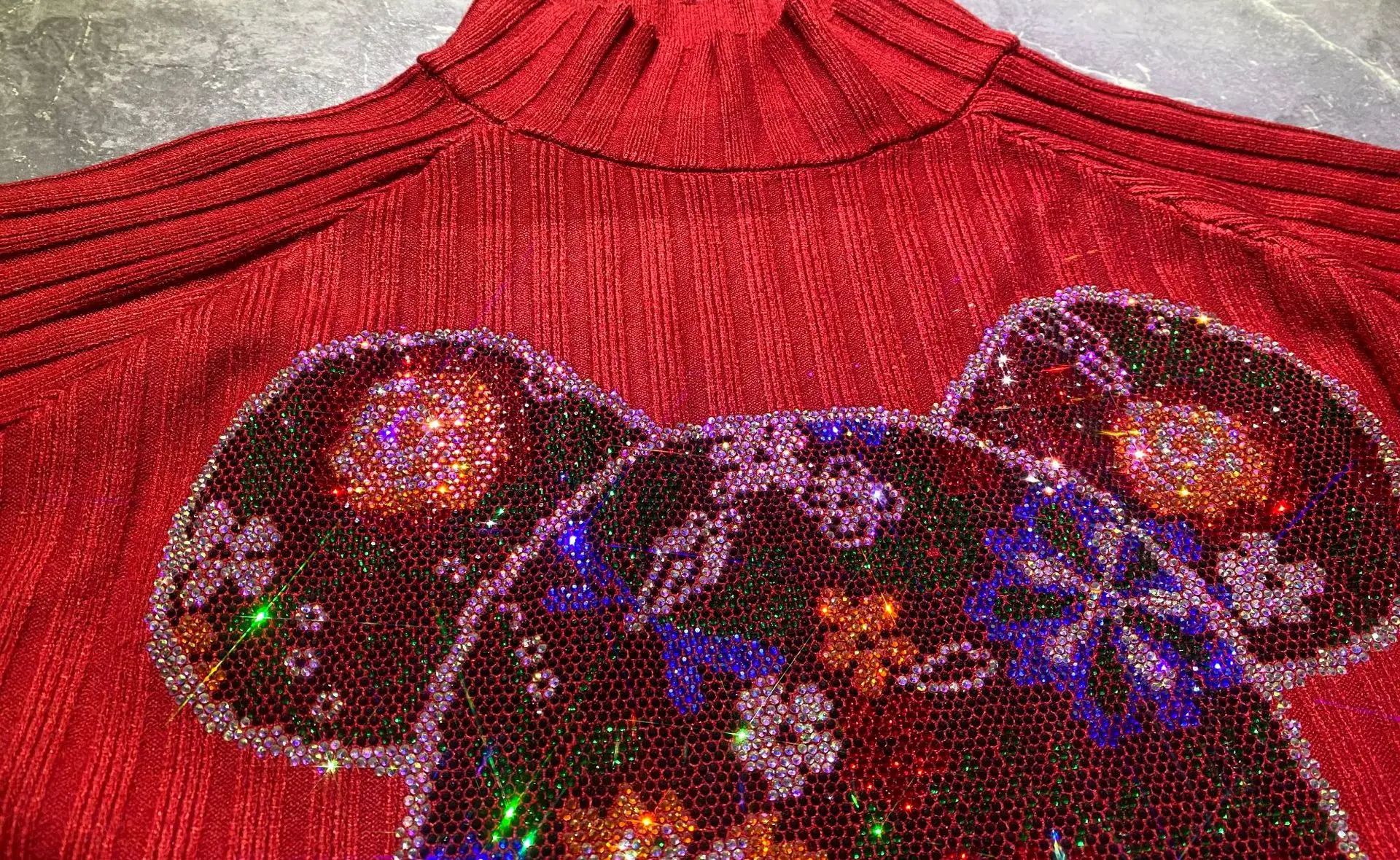 Sweter z cekinami, z motywem misia z kreskówki, dzianinowy, z golfem, elastyczny, damski, na jesień i zimę, jako bielizna lub odzież codzienna.