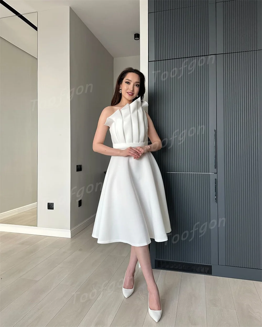 Toofgon صدفي قصير الساتان فساتين لحضور الحفلات الموسيقية كتف واحد مطوي فساتين السهرة الرسمية طول الشاي المرأة فستان حفلة موسيقية خاصة