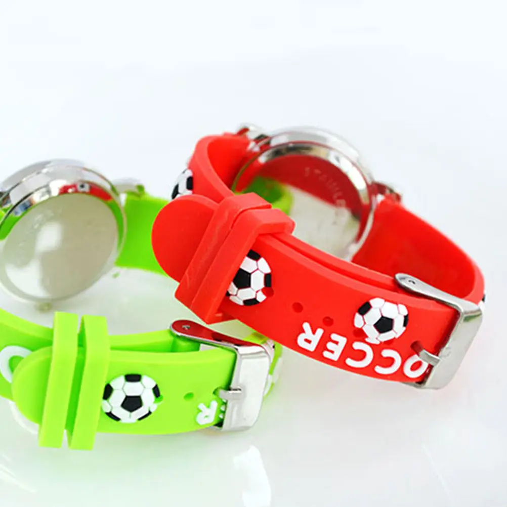 

Мультяшные футбольные часы с силиконовым ремешком, кварцевый механизм, детские спортивные часы, милый удобный ремешок, подарок для мальчиков и девочек