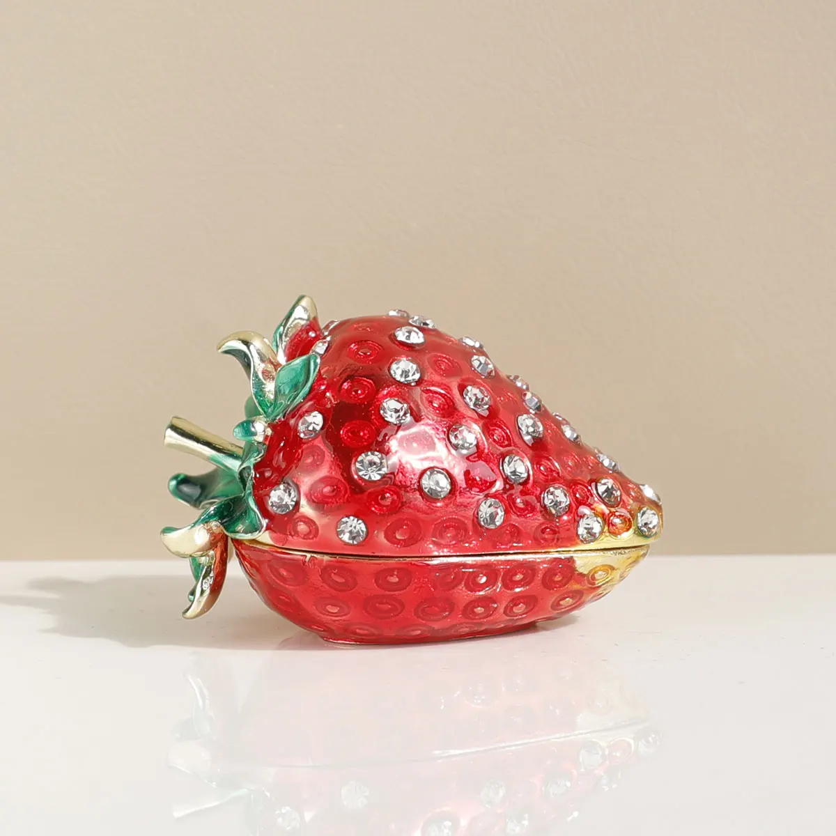 

1 шт., коробка для хранения красных клубничных колец, коробка для безделушек на петлях для девочек, коробки для безделушек ручной работы с красной клубникой, украшенные для женщин