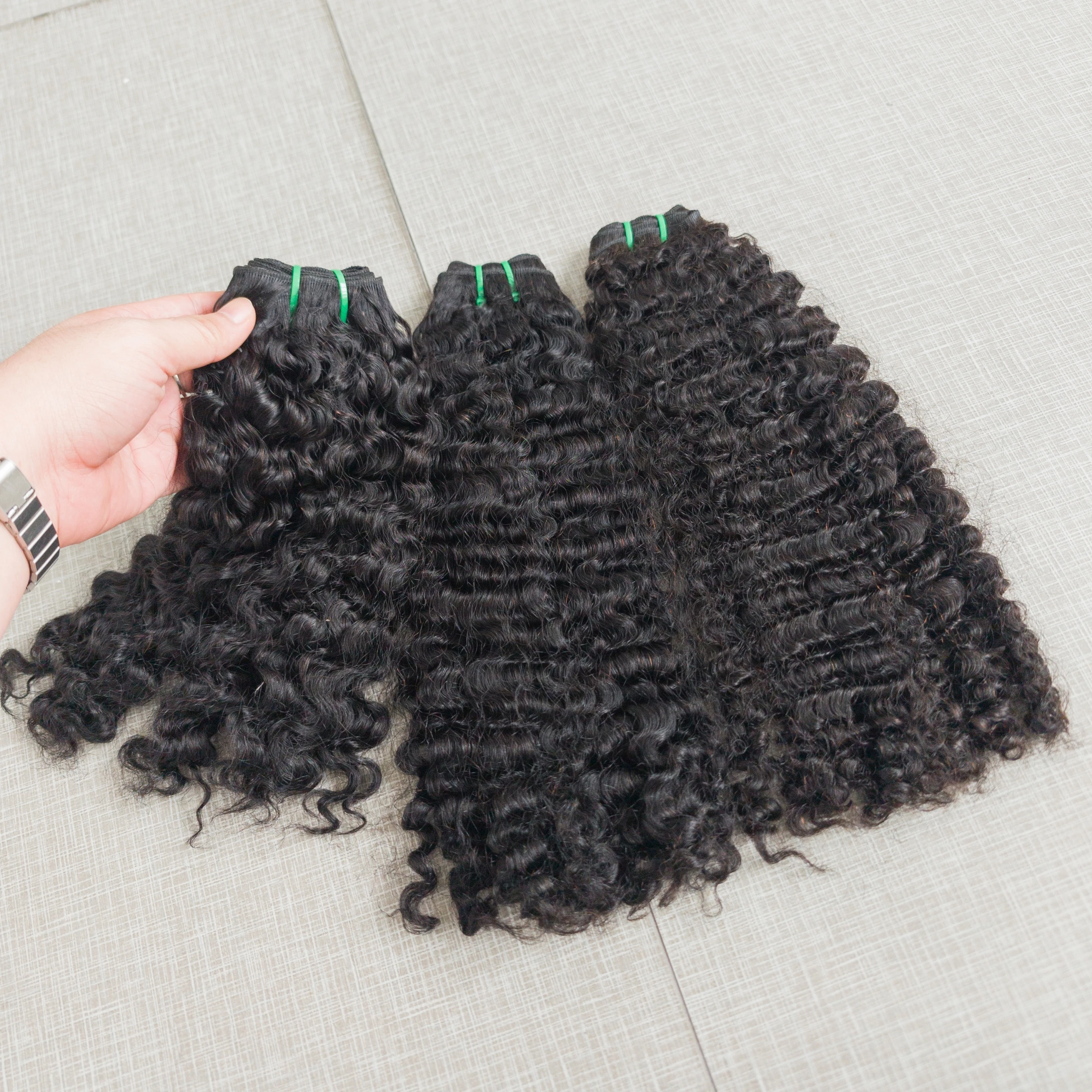 

Натуральный цвет # 1B бирманские вьющиеся пучки человеческих волос, волнистые необработанные девственные волосы, наращивание волос, надувные вьющиеся 100% человеческие волосы для женщин