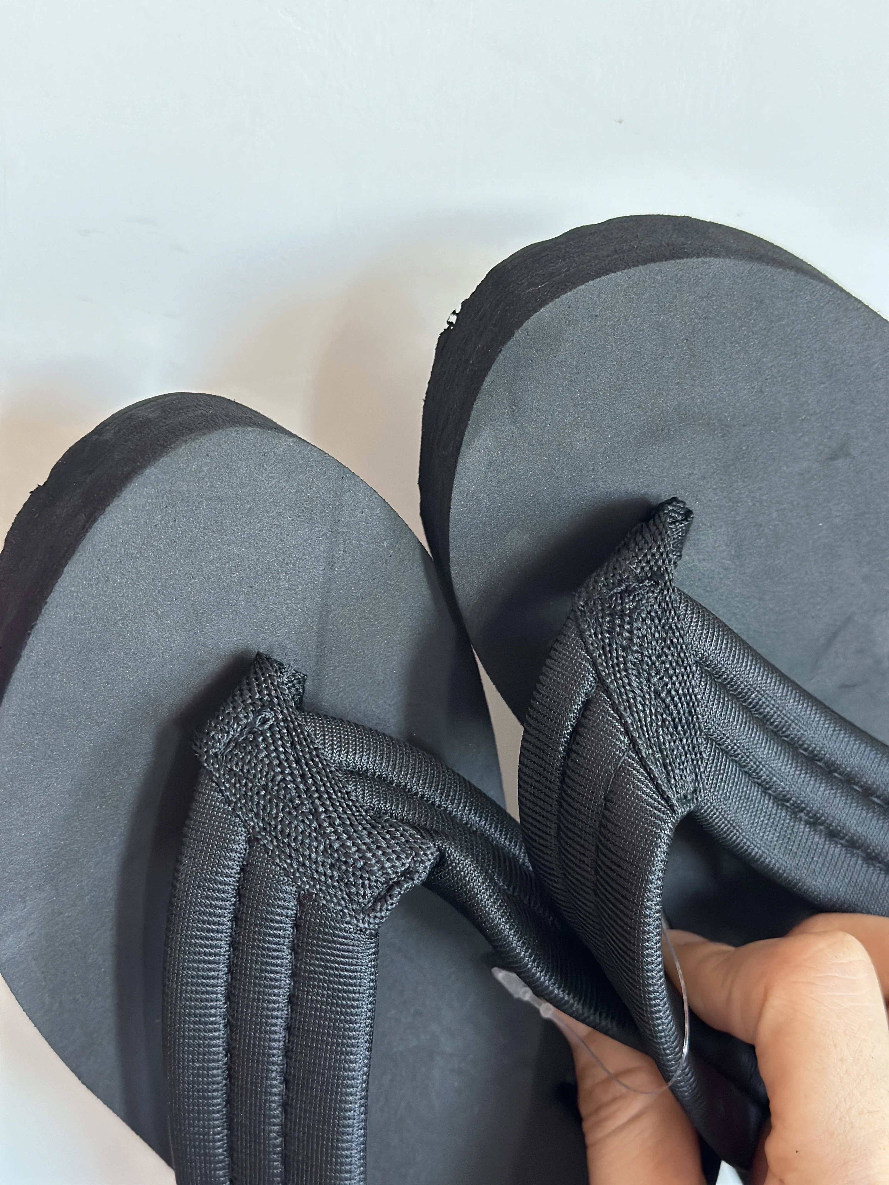 Damen Flip-Flops mit dicken Sohlen, Sommerschuhe, leichte Mädchen-Hausschuhe für den Innenbereich, Strandpantoffeln, schwarze Damen-Sandalen im Street-Fashion-Stil – Detail 6