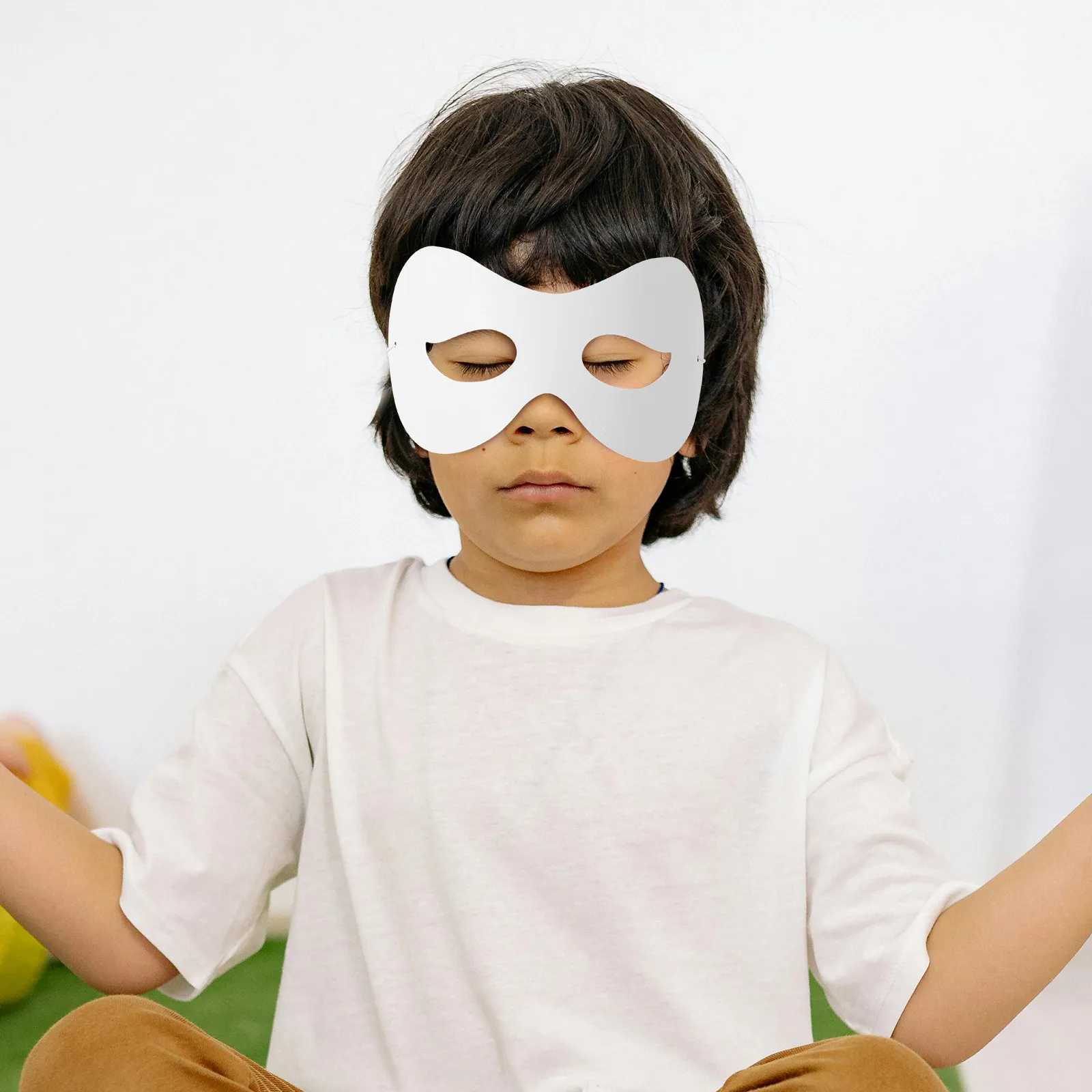 40Pcs Childrens Graffiti Masks Blank Paintable Paper Face Masks for Art Projects Craft Activities Color Your Own Decorative