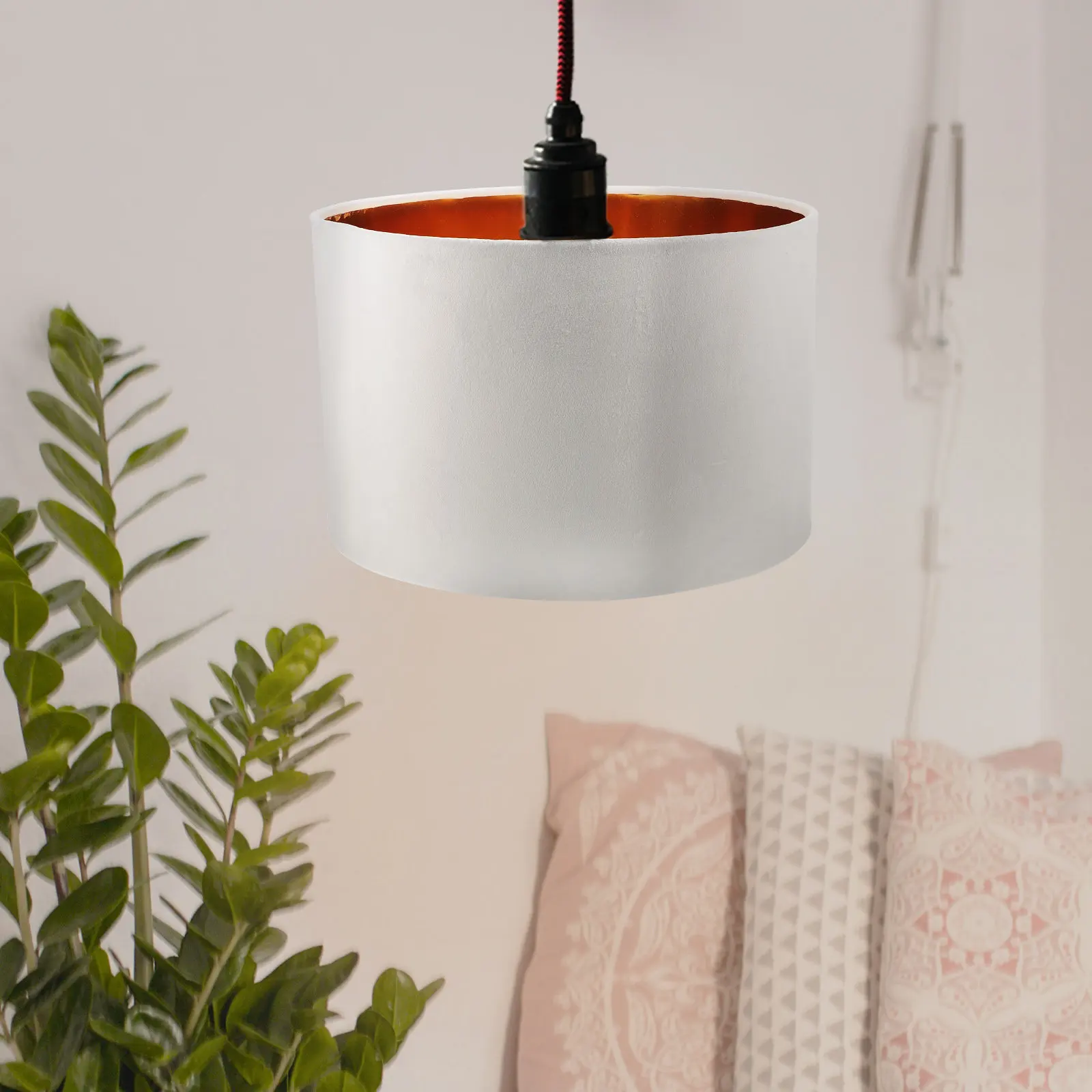 

Тканевый абажур с золотой внутренней подкладкой, простой и элегантный, для настольной лампы в спальне, декоративный светильник для защиты глаз, аксессуар для декоративного освещения