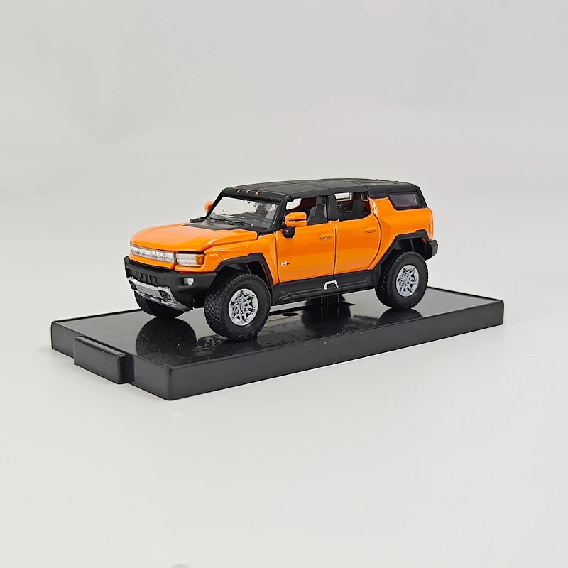 1: 64 simulation Hummer off-road vehicle alloy model office desktop decoration gift car ornament engine hood can be opened