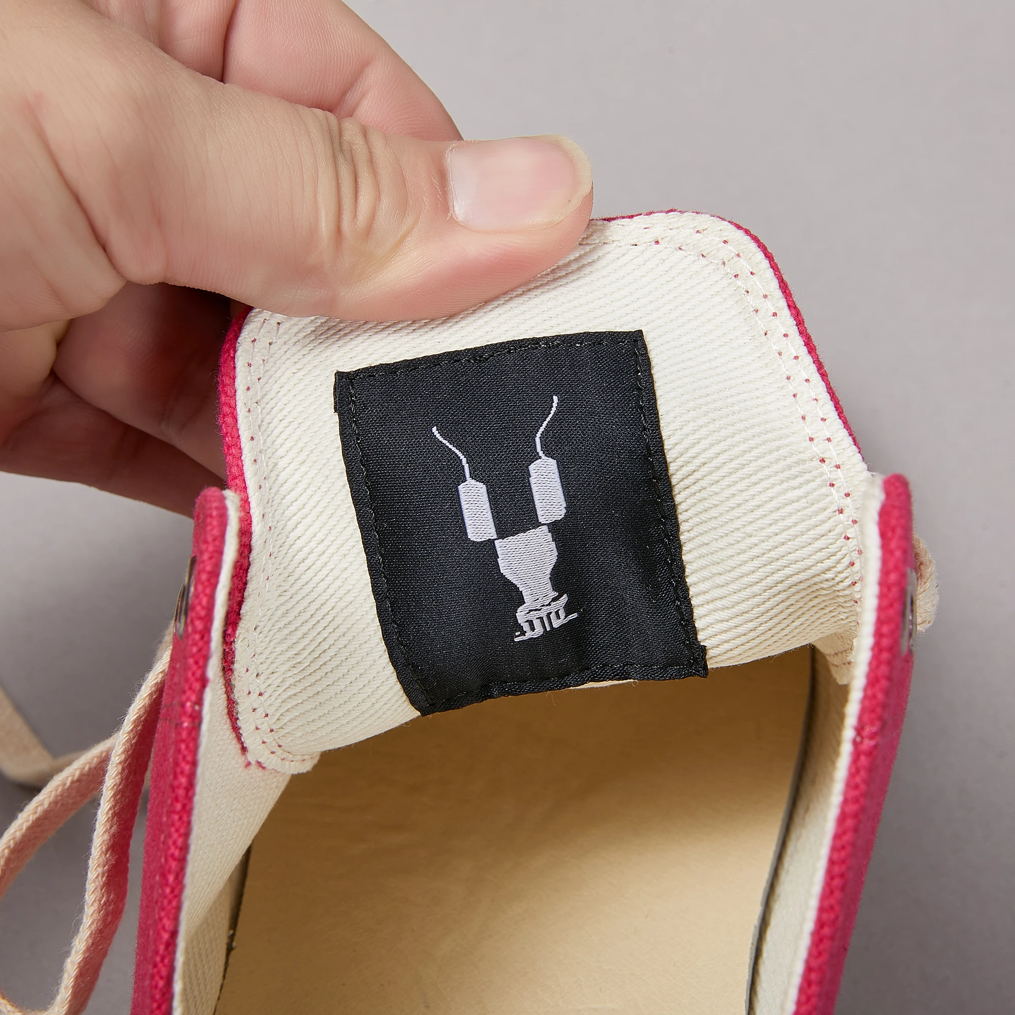 

Bright Pink Canvas Low Cut Casual Shoes Boots Multifunctional Classic Fashion for Men And Women High-Quality Sports