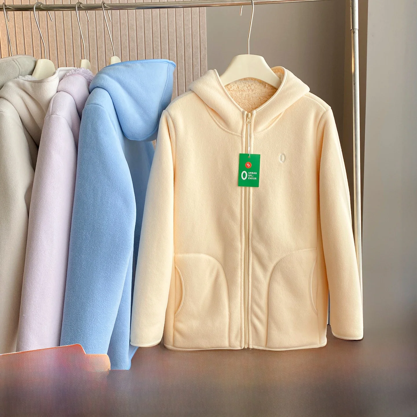 

Thiened Fce Lined Hooded Jaet Men's Warm Outdoor Coat Stand Fit Long Sve Zipper Closure China Made 2025 Autumn W...