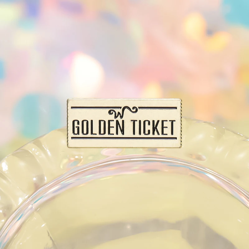 Pin esmaltado de billete VIP dorado, fábrica de Chocolate Wonka, películas de comedia, broches de Metal, insignia para mochila de solapa, regalos de joyería para amigos