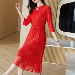 Magic Dress 2024 Spring/Summer New Lace Spliced Waist Belt Red Dress Fashionable Loose Large Size Long Dress