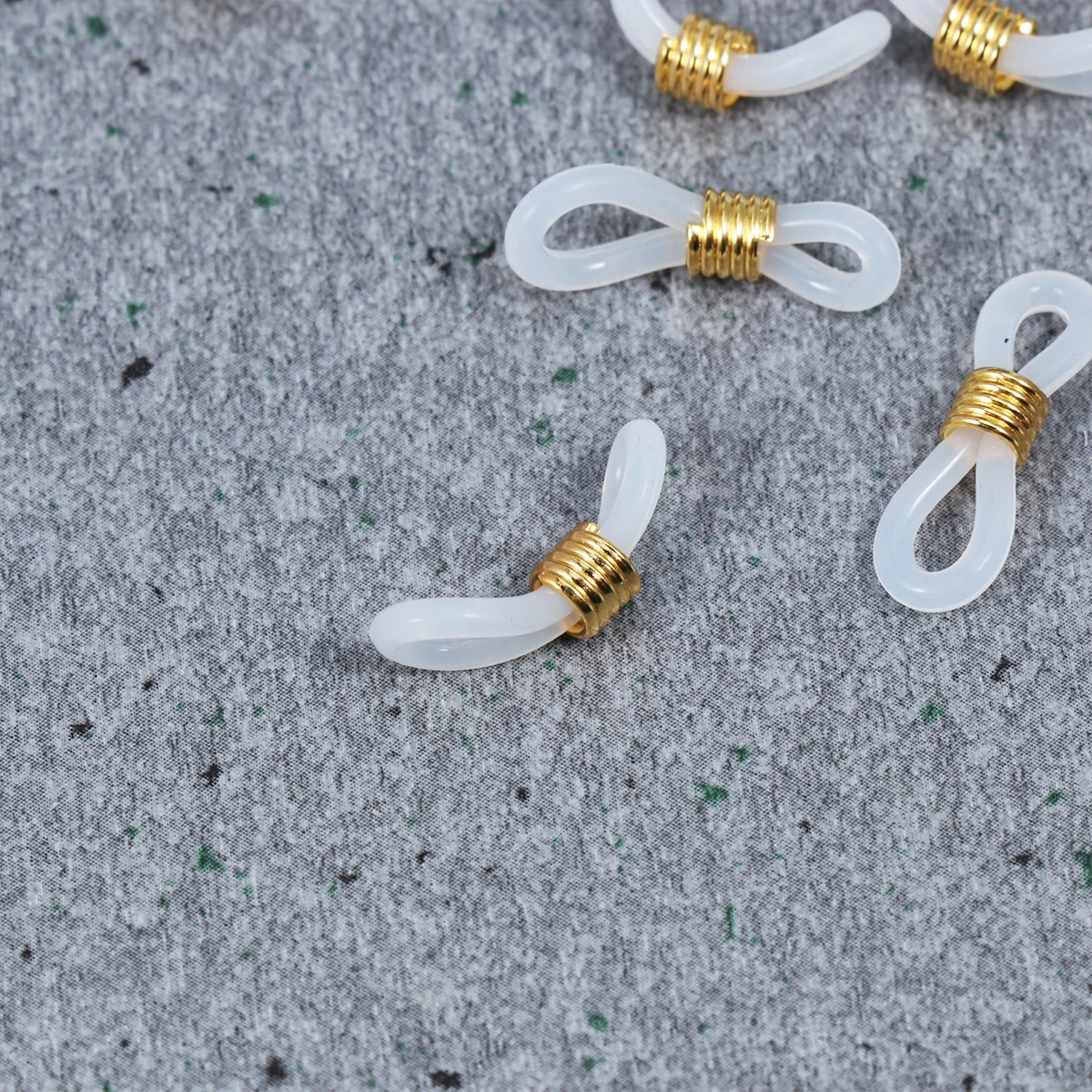 

100Pcs Silicone Eyeglasses Chain Ring Adjustable Spring Buckle Non-Slip Fixing Holder Eyeglass Accessories Non Eyeglass Chain