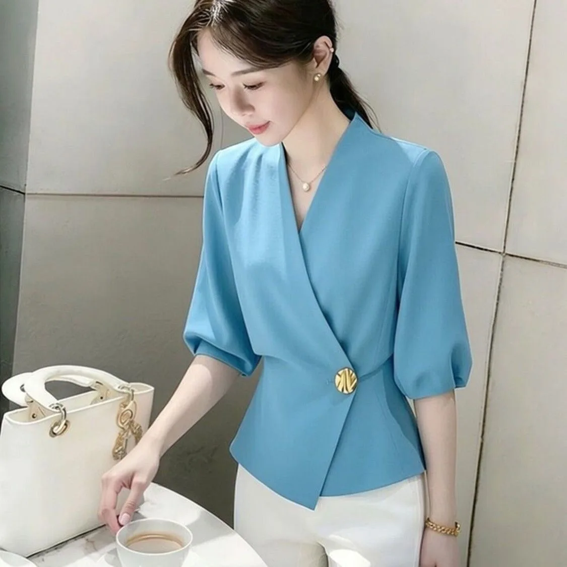

Blue Five-Quarter Bubble Sleeve Shirt Women's Elegant Lightweight Age-Defying Chic V-Neck Top Summer Fashionable Polyester