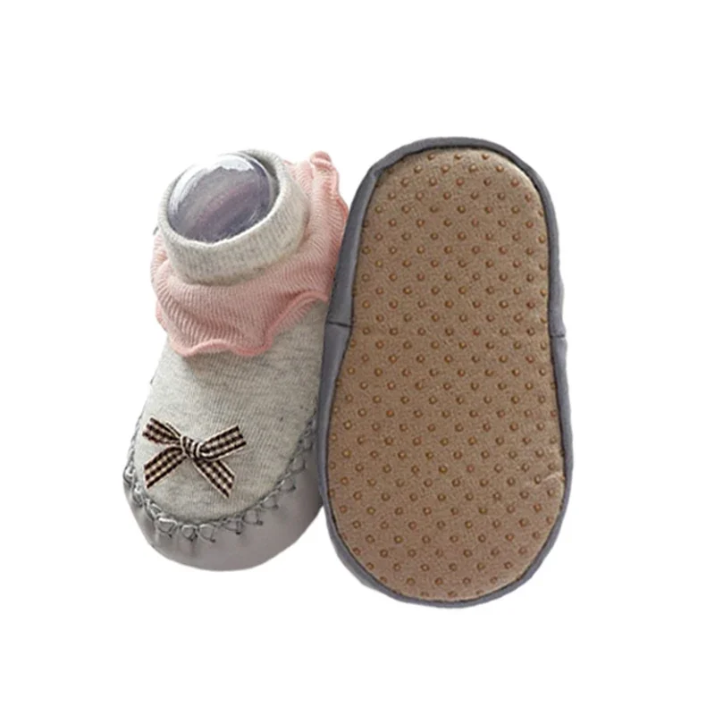 Sapatos bowknot para criança com sola macia, estilo princesa, antiderrapante, meias recém-nascidas, fofas, couro PU, com bordas, bebê, 6-18 meses,