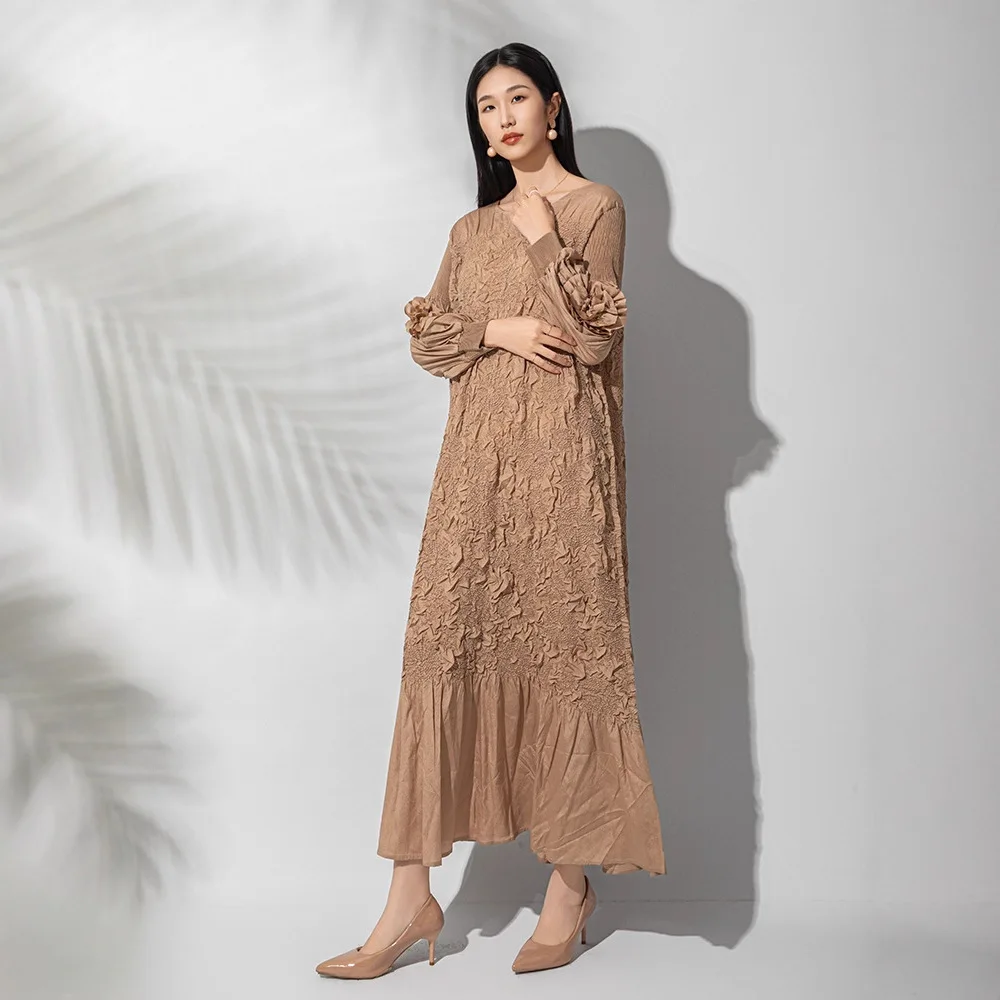 Miyake Chic New Solid Color Crinkled Hand-Cranked Floral Women's Dress Elastic Loose Three Quarter Sleeve Round Collar Clothing