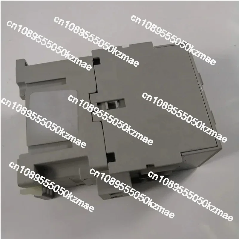 100-C40UBP Original Relay | 24V DC Coil 3PDT 10A 240VAC | Plug-in Ice Relay for Industrial Control Panel PLC Systems
