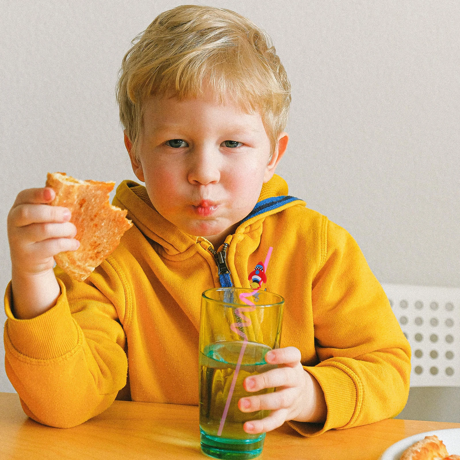 

16Pcs Space Party Drinking Straws Reusable Colorful Spiral Straws Kids Birthday Outer Space Theme Party Favors Decorative