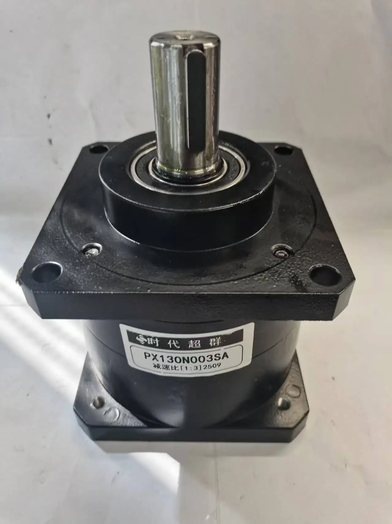 130 مللي متر نسبة مخفض السرعة 64:1 96:1 144:1 216:1 المدخلات 22 مللي متر الناتج 22 مللي متر 200N.m لمحرك سيرفو 130 #5