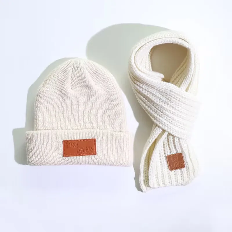 Simple children\'s knitted suit for boys and girls fashion autumn and winter warm hat scarf two-piece set