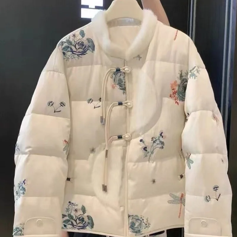 

Новинка 2025 года, зимняя хлопковая куртка, женская повседневная утепленная куртка в китайском стиле с лягушкой на пуговицах, белое жаккардовое пальто с меховым воротником