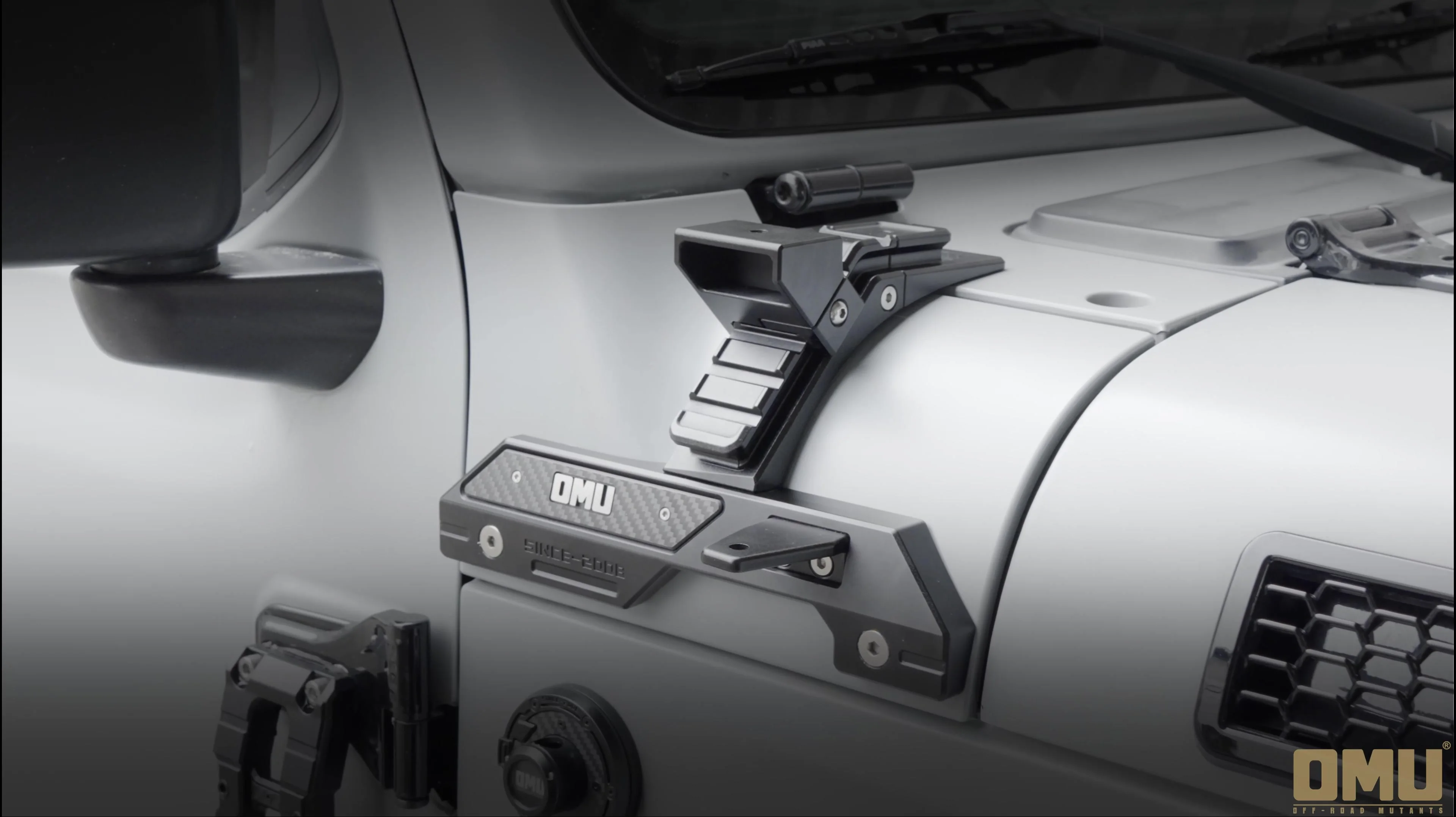 OMU Aピラーライト&マウントブラケットセット（ジープラングラーJL&JT用） OMU 4X4 Aピラーライトブラケット JL JT 2018-2024