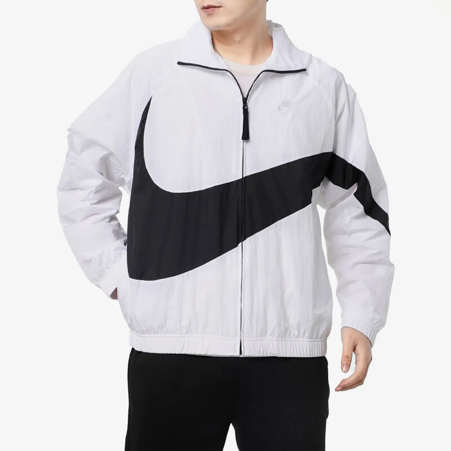 

Мужская спортивная повседневная удобная куртка Nike Authentic New Season AR3133-100
