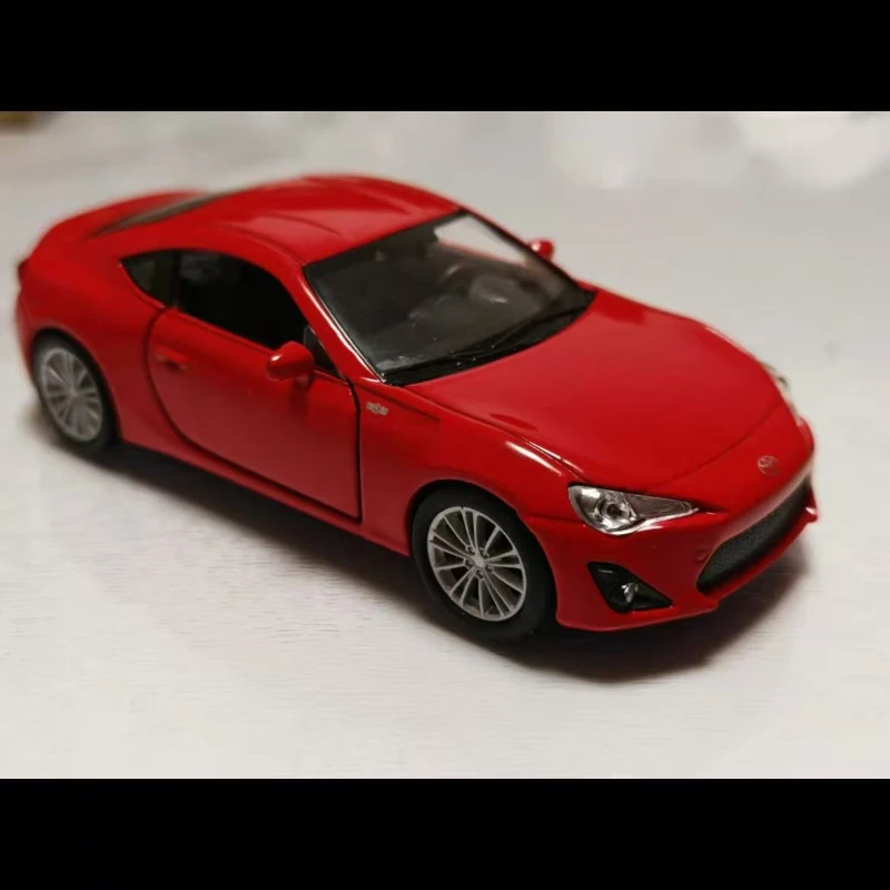 Welly 1:36 TOYOTA 86 alloy car model pull-back vehicle Collect gifts Non-remote control type transport toy