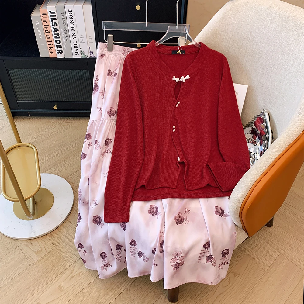 Herfst Plus Size Dames Casual Chinese Stijl Tweedelige Set Van Rode Gebreide Top Bedrukte Halve Rok Met Gesp Decoratief Vest