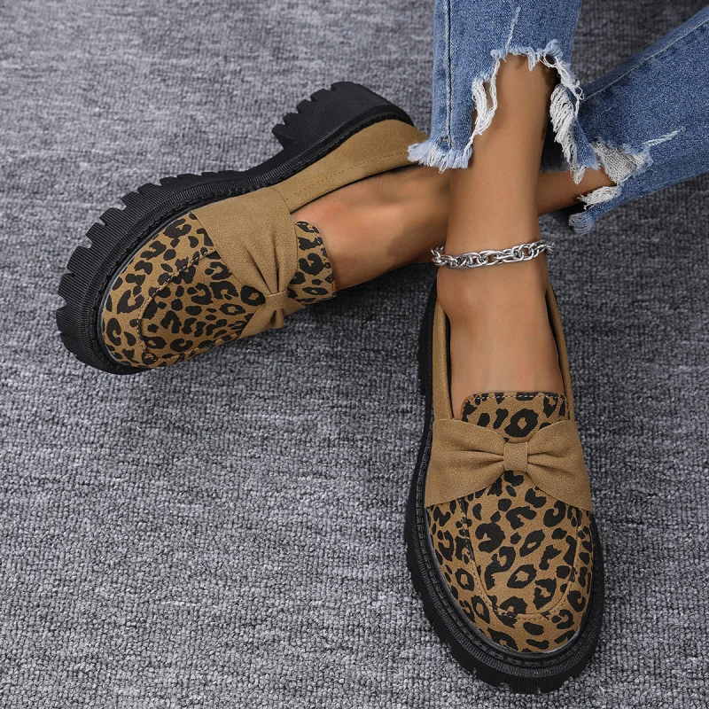 

British Style Low Heel 2025 Autumn and Winter New Slip-On Low-Top Loafers for Women Large Size Leather Shoes