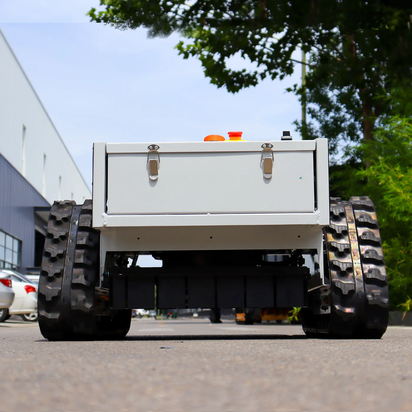 送料無料！ リモコン式家庭用芝刈り機、ミニスマートロボット芝刈り機、ゼロターン設計、550mm刈幅、トラック式