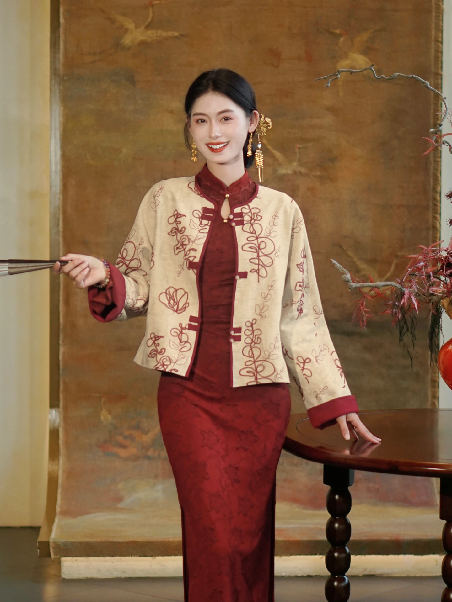 

Новая китайская вышитая куртка-жакет для женщин, осенне-зимняя модная новинка, пальто с цветочным узором