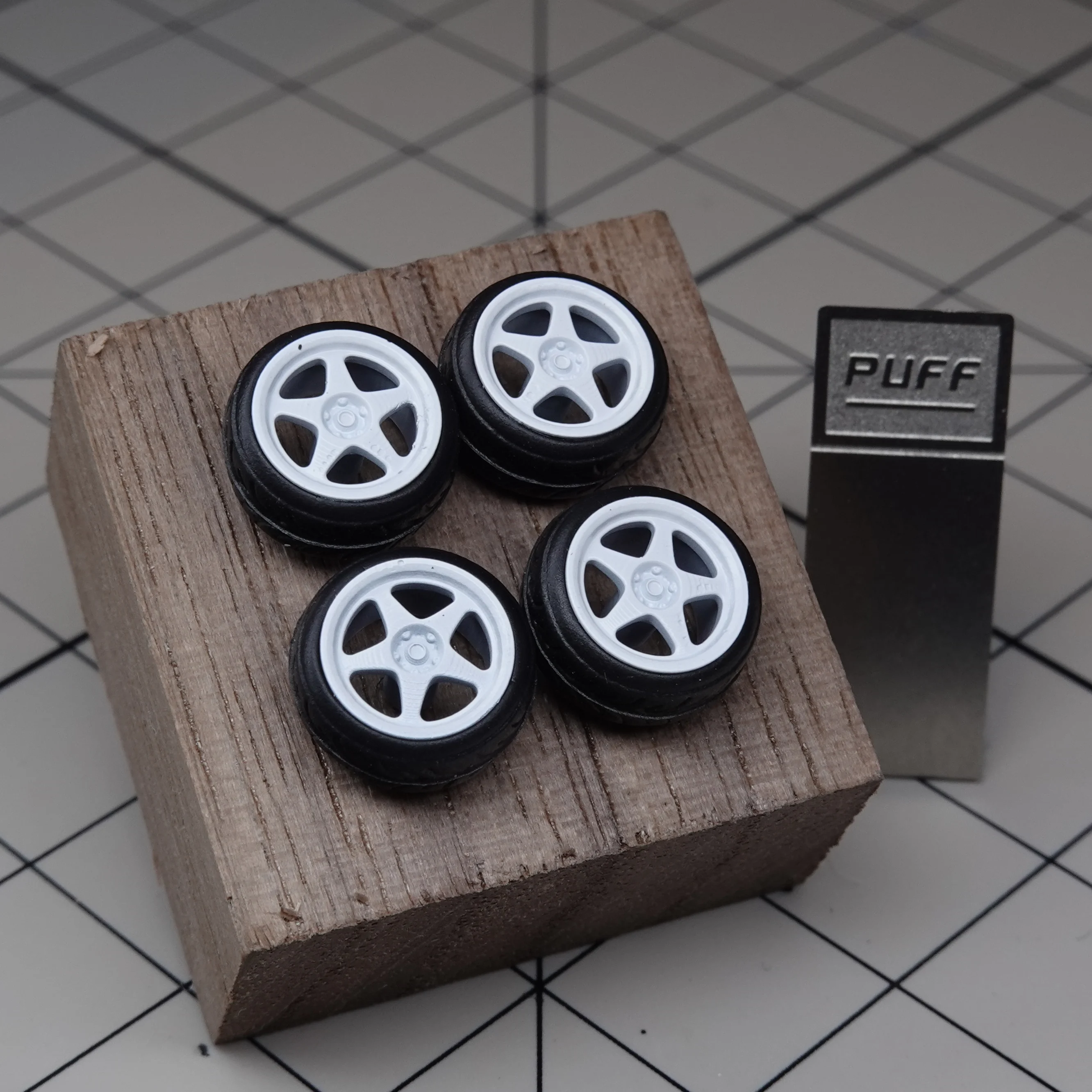 PUFF 1/64 Wheels with Rubber Tires Bright color scheme For Model Sports Vehicle Hot Wheels MINIGT Tomica D: 6.8mm