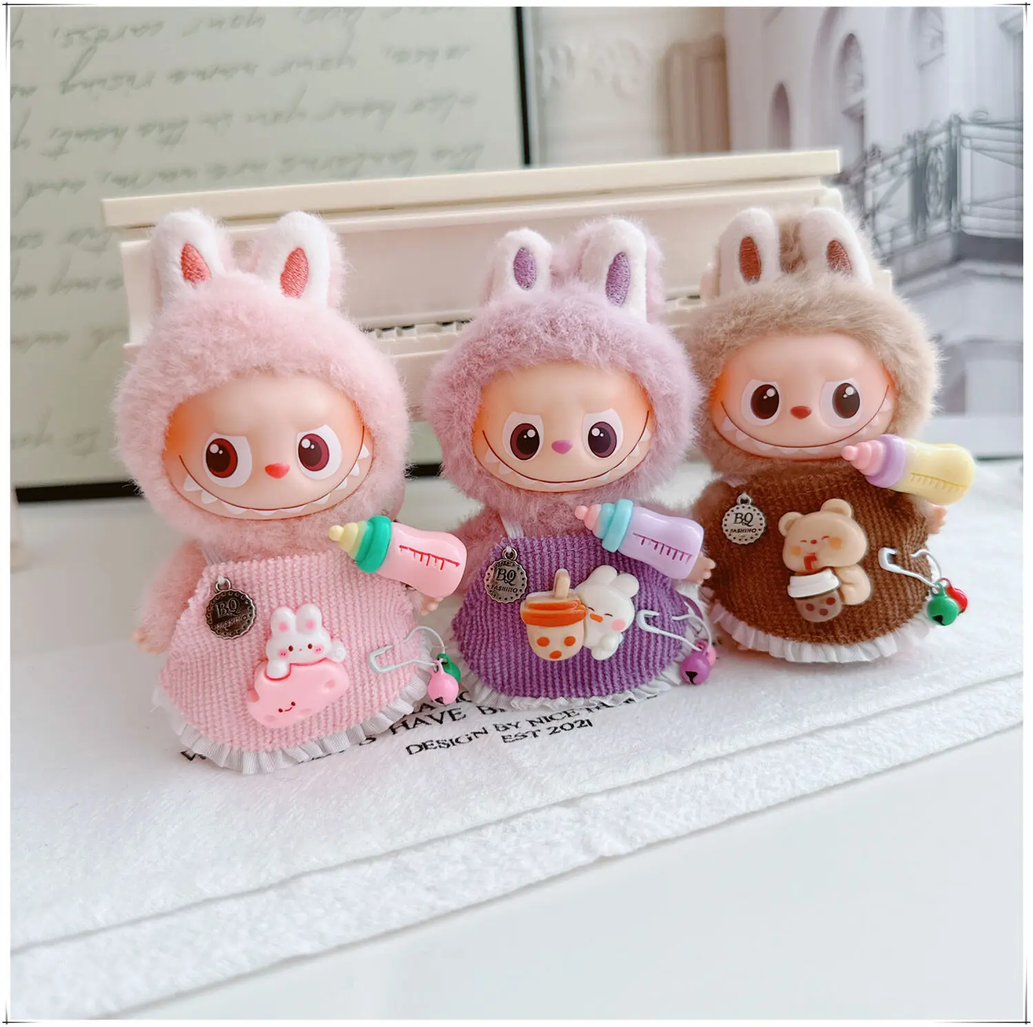 Vêtements pour LABUBU 4e génération, 4.0 broches pour la série Love, nouvelle tenue de Mini poupée, tablier multicolore avec bouteille de lait, imprimés ours et lapin
