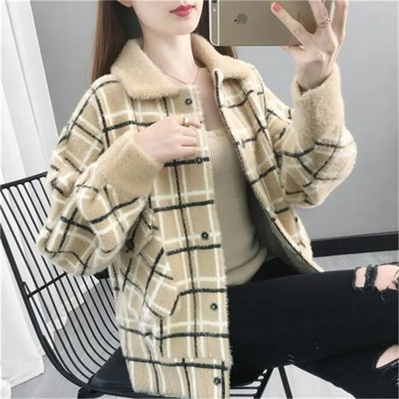 Early Autumn Mink Velvet Women's Short Coat 2025 New Female Explosive Loose Knit Cardigan Jacket Joker Overcoat In Spring