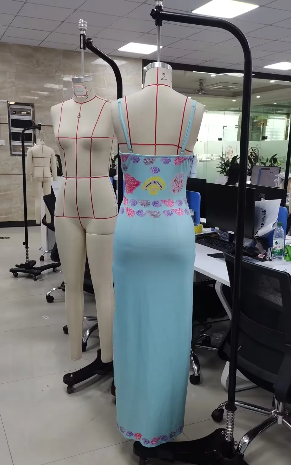 두베스티 여성 스팽글 불가사리 조개 프린트 맥시 드레스 슬리브리스 스퀘어넥 백리스 슬림핏 외출 탱크 드레스 파티 클럽