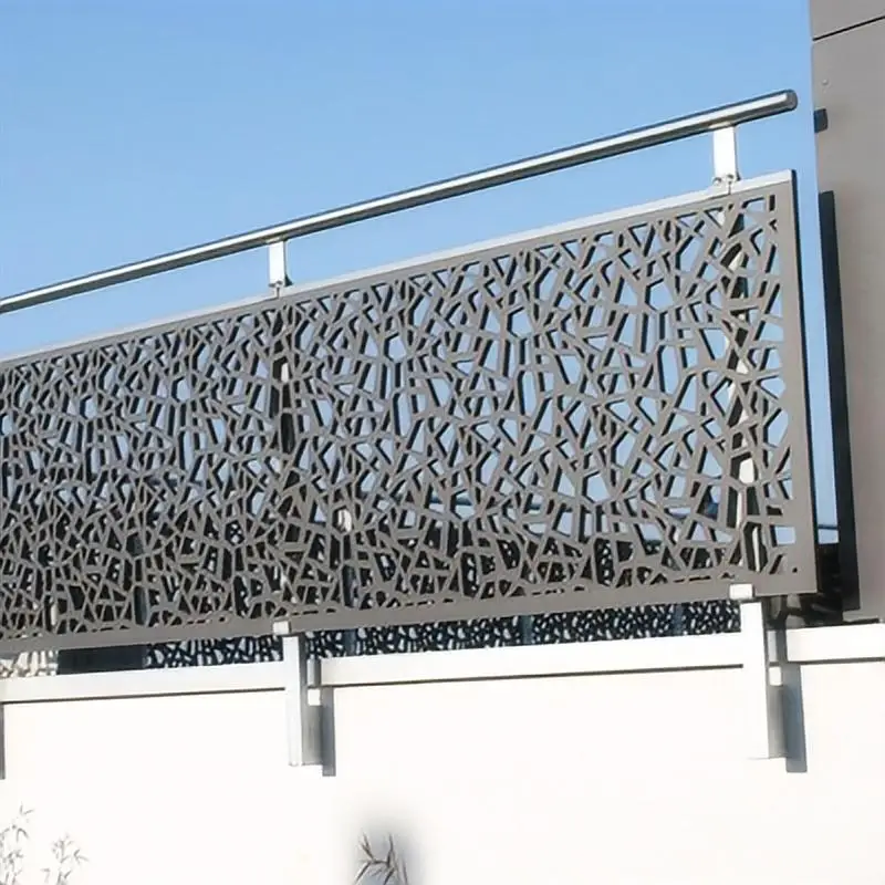 Personalizzazione Ringhiera per ponte in acciaio inossidabile verniciato a polvere Balaustra per scale in alluminio Modello personalizzato ha mangiato ringhiere per schermi con taglio laser