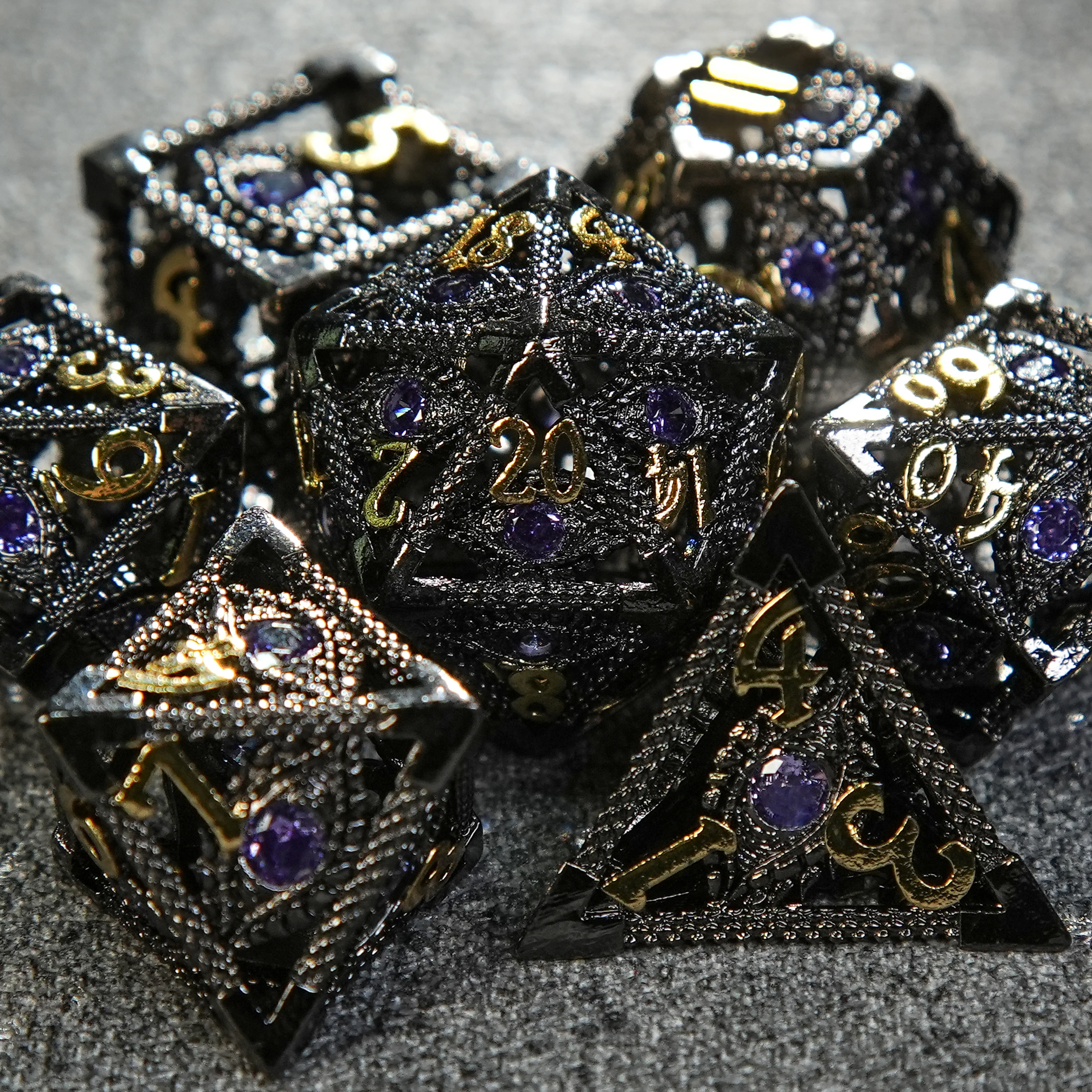 

7Pcs Metal Hollow Black Gold Purple Gemstone DND Dice Set D&D Board Game Dungeons Dragon TRPG Polyhedral Dice Table Game