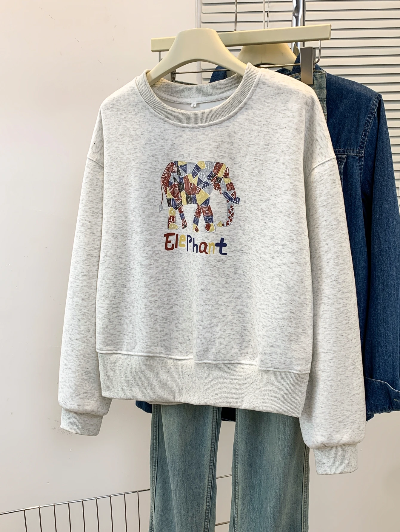 Women Elephant Graphic Print Sun Protection Sweatshirt Crew Neck Long Sleeve Loose Casual Top