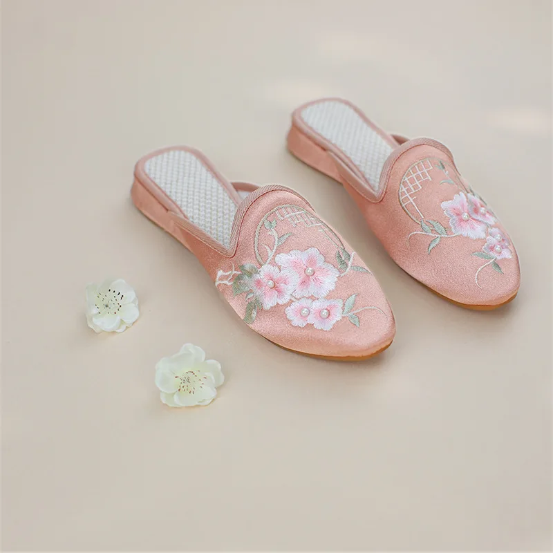 Summer Women Ethnic Style Chinese Classical Traditional Design Sense Fashion Embroidered Comfortable Slippers