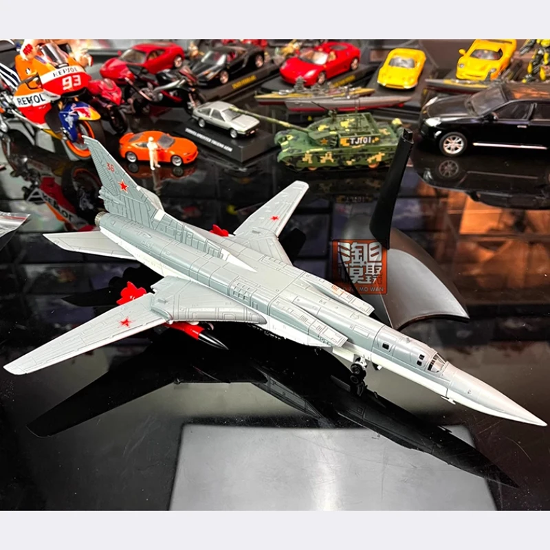 Diecast 1:144 Scale Russian TU22M3 tu22 Backfire bomber TU95 Alloy Finished Simulation Model Souvenir Gifts For Adult Boy