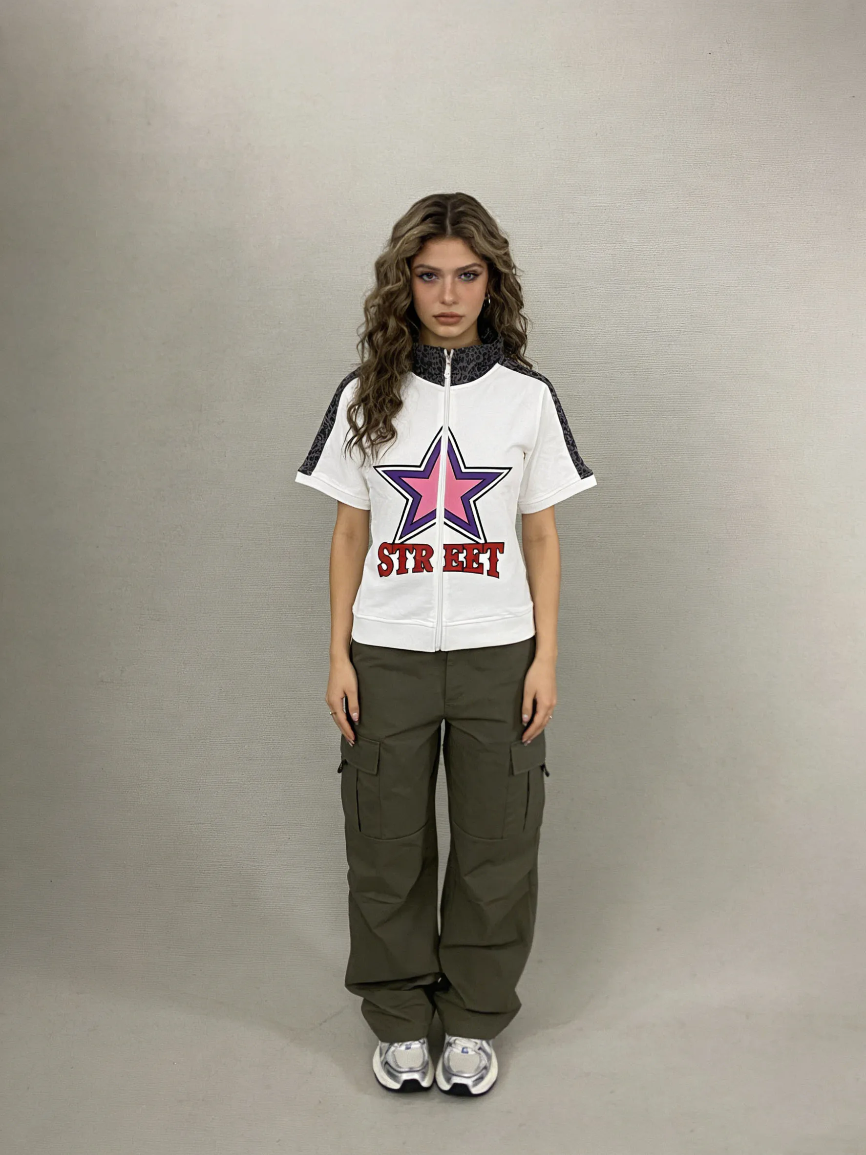 Camisola feminina branca Zip-Up Crop-Star Print Leopard Trim Manga Curta Streetwear Outono Casual American Retro Top