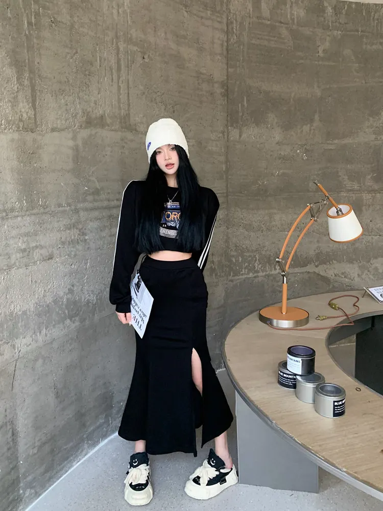 

Женский модный комплект с юбкой в чайном стиле и принтованным свитшотом, комплект из двух предметов, в гонконгском стиле, новинка, весенняя коллекция